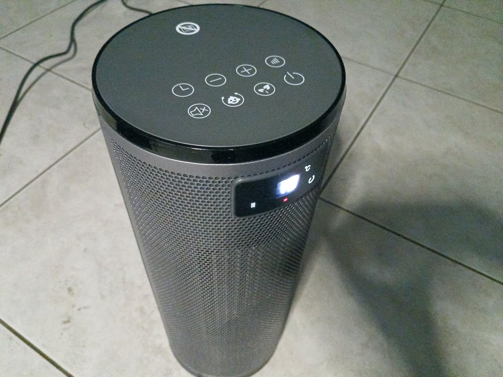 AmazonBasics stufa elettrica ceramica 1800W 40 cm grigia