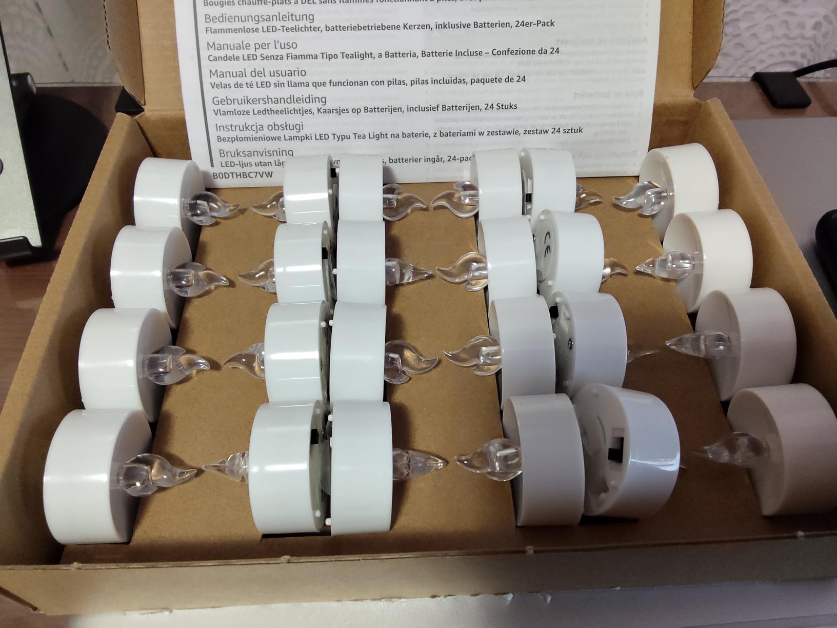 Amazon Basics Candele LED Tea Light Bianche 24 Pezzi a Batteria