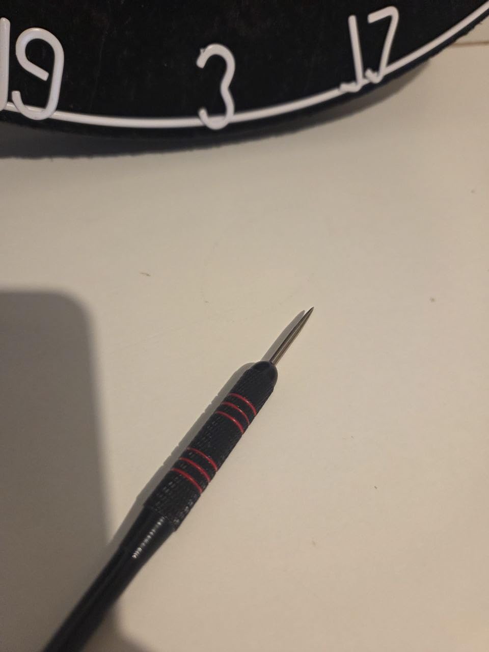 Amazon Basics bersaglio freccette 45,7cm con 6 freccette acciaio