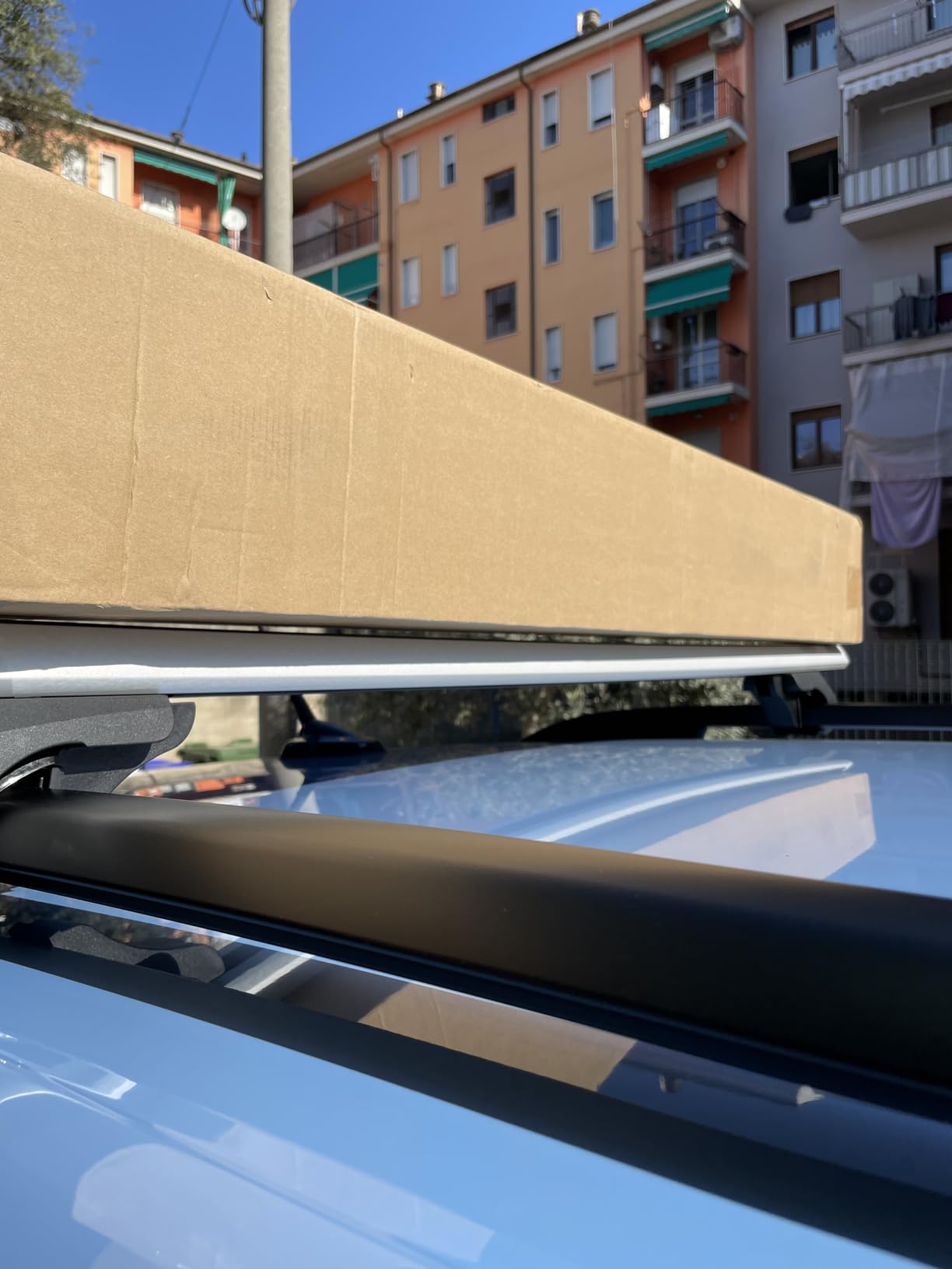Amazon Basics Barre Portatutto Auto 132 cm Nero Alluminio