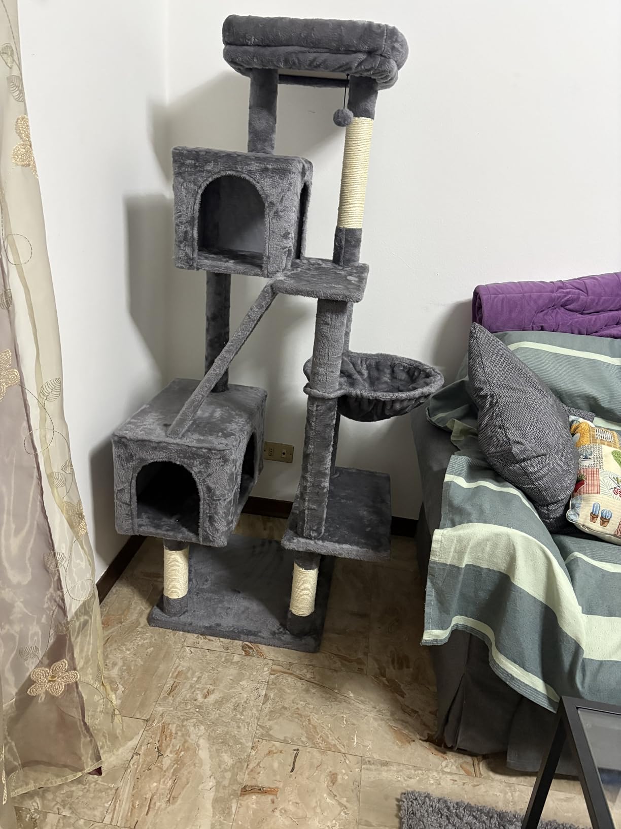 AmazonBasics Tiragraffi per Gatti Beige 117 cm 3 Piani
