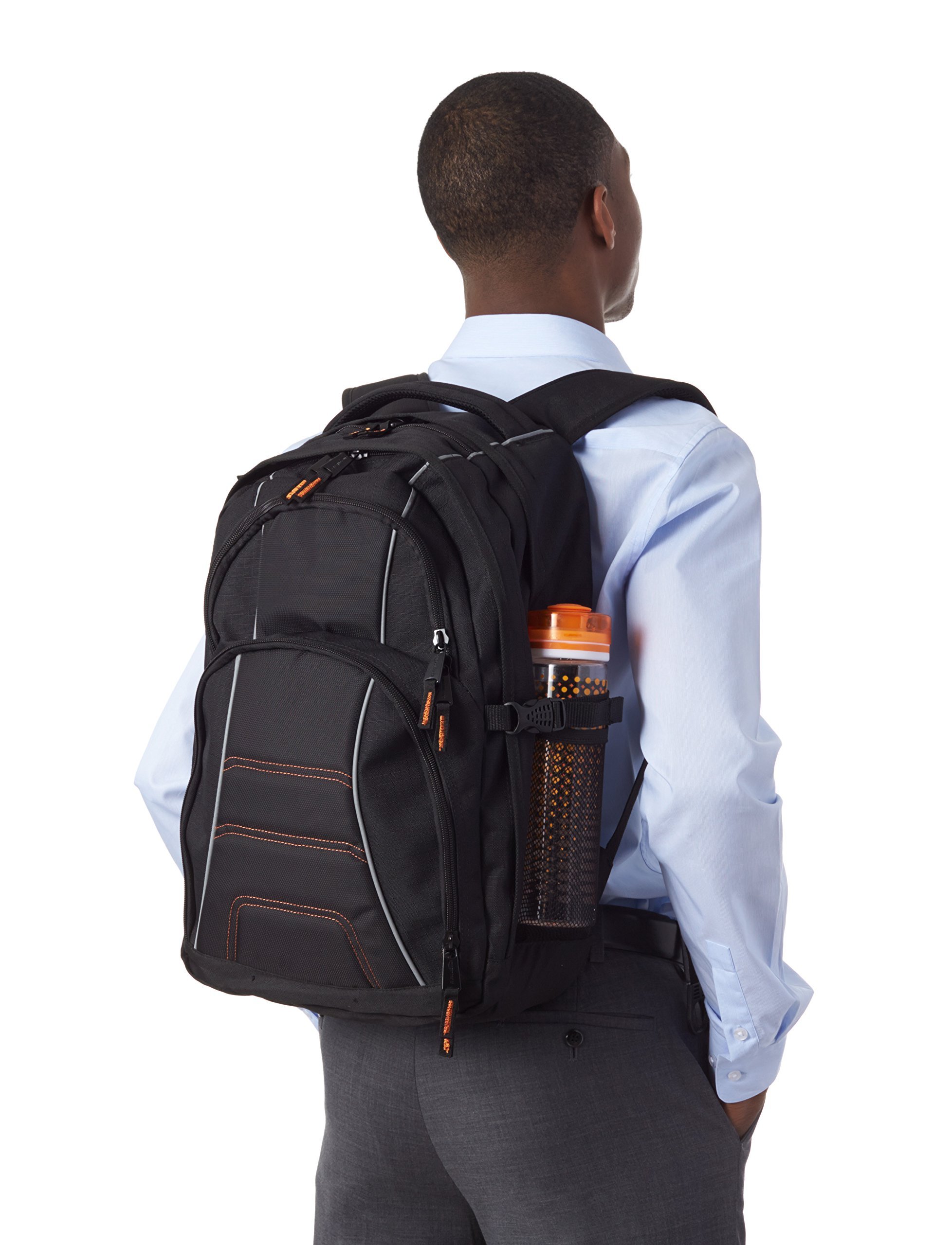 AmazonBasics Zaino per Laptop 17 Pollici Nero Imbottito
