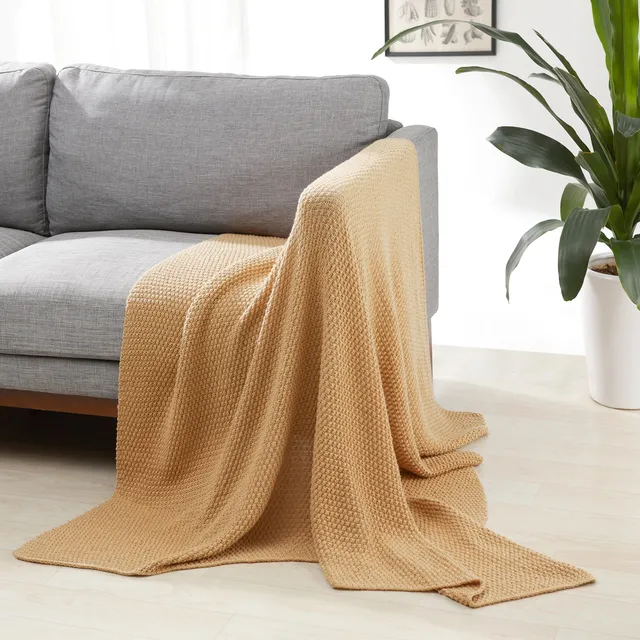 Amazon Basics Copriletto Maglia 127x152 Coperta Sabbia