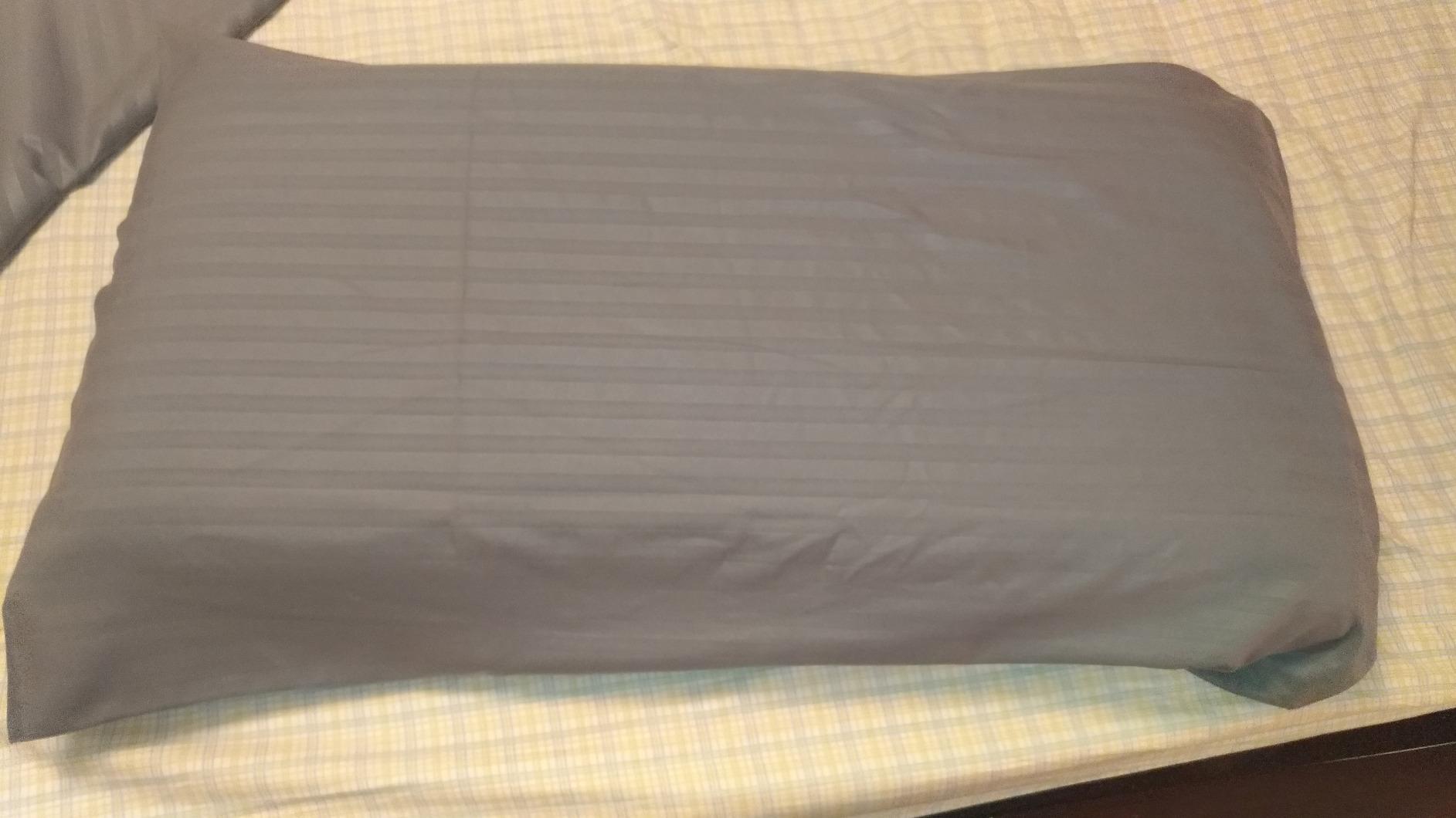 Amazon Basics Set Copripiumino Matrimoniale 3 Pezzi Grigio Scuro