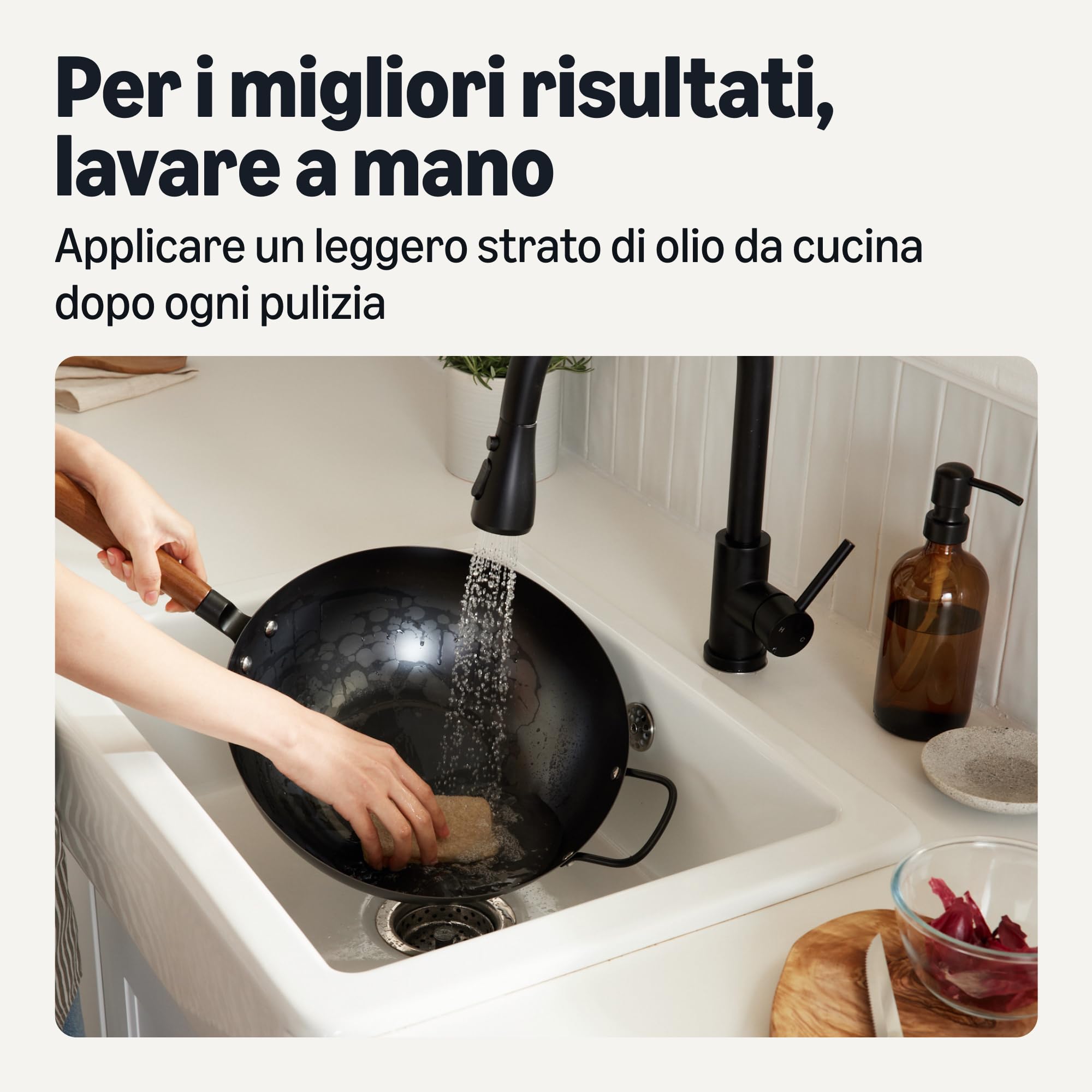 Amazon Basics Wok Acciaio al Carbonio 32 cm Manico Acacia
