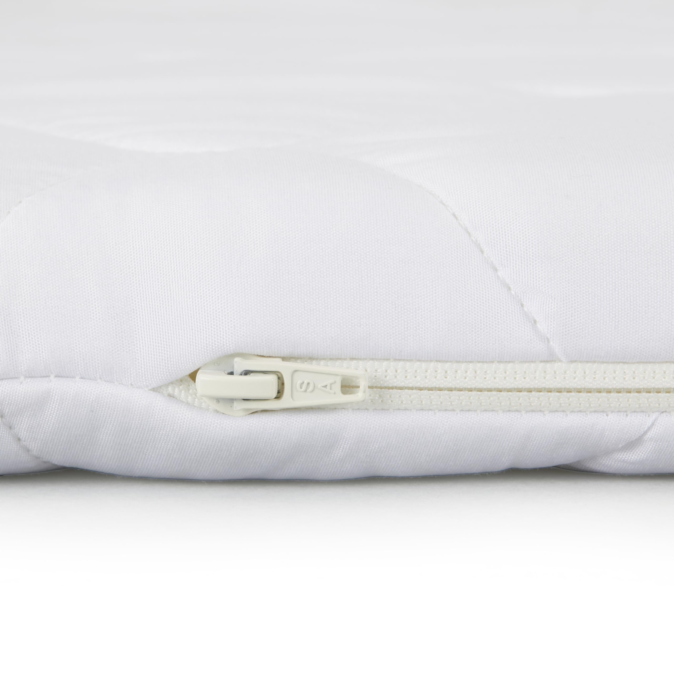 AmazonBasics coprimaterasso schiuma 160x200x6 bianco