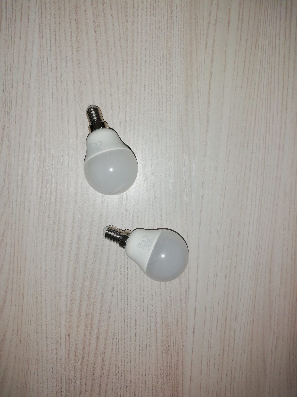 Amazon Basics P45 Lampadine LED E14 5.5W Luce Calda 6 Pezzi
