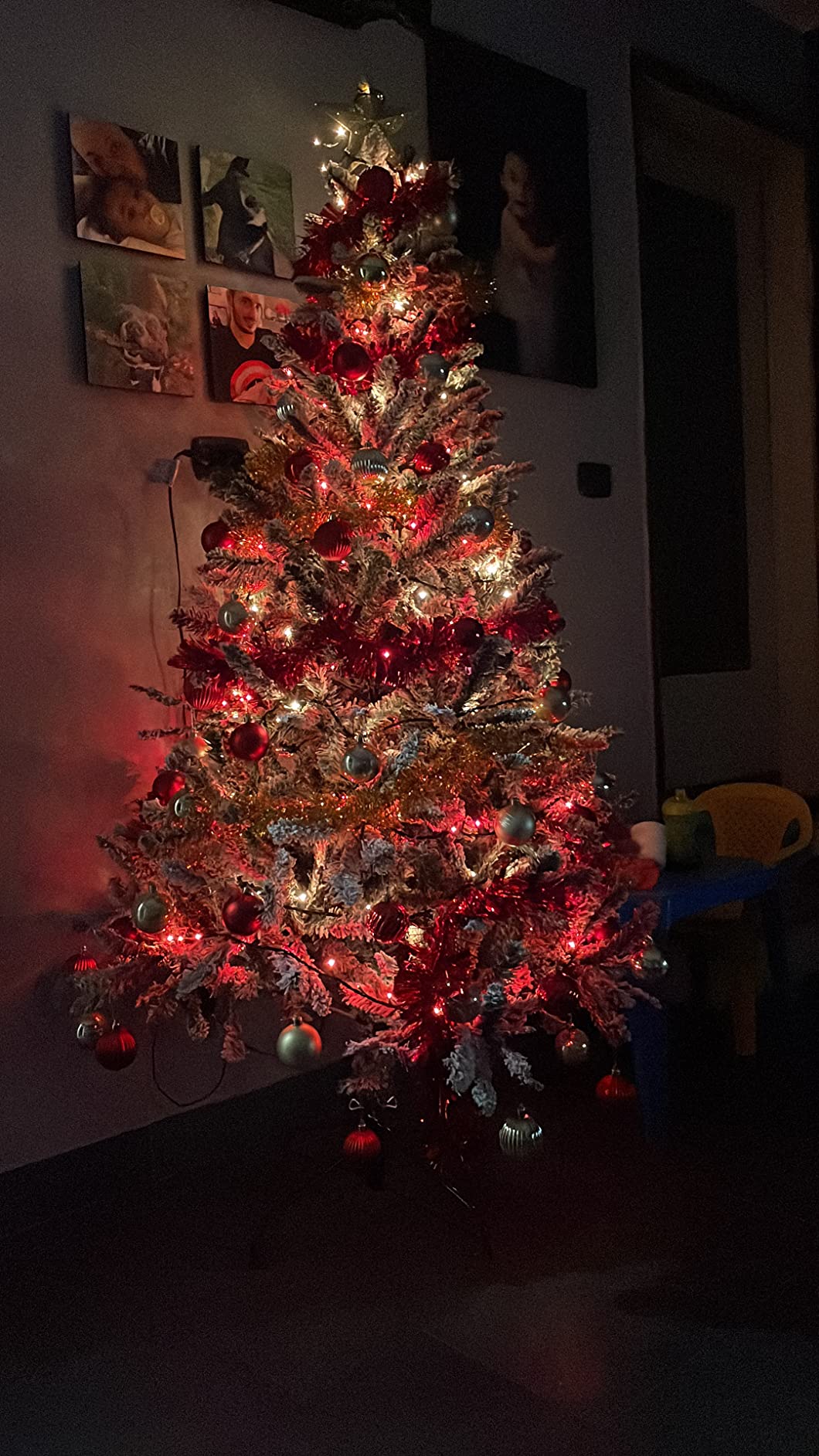 Amazon Basics Albero Natale Innevato 180 cm 618 Rami