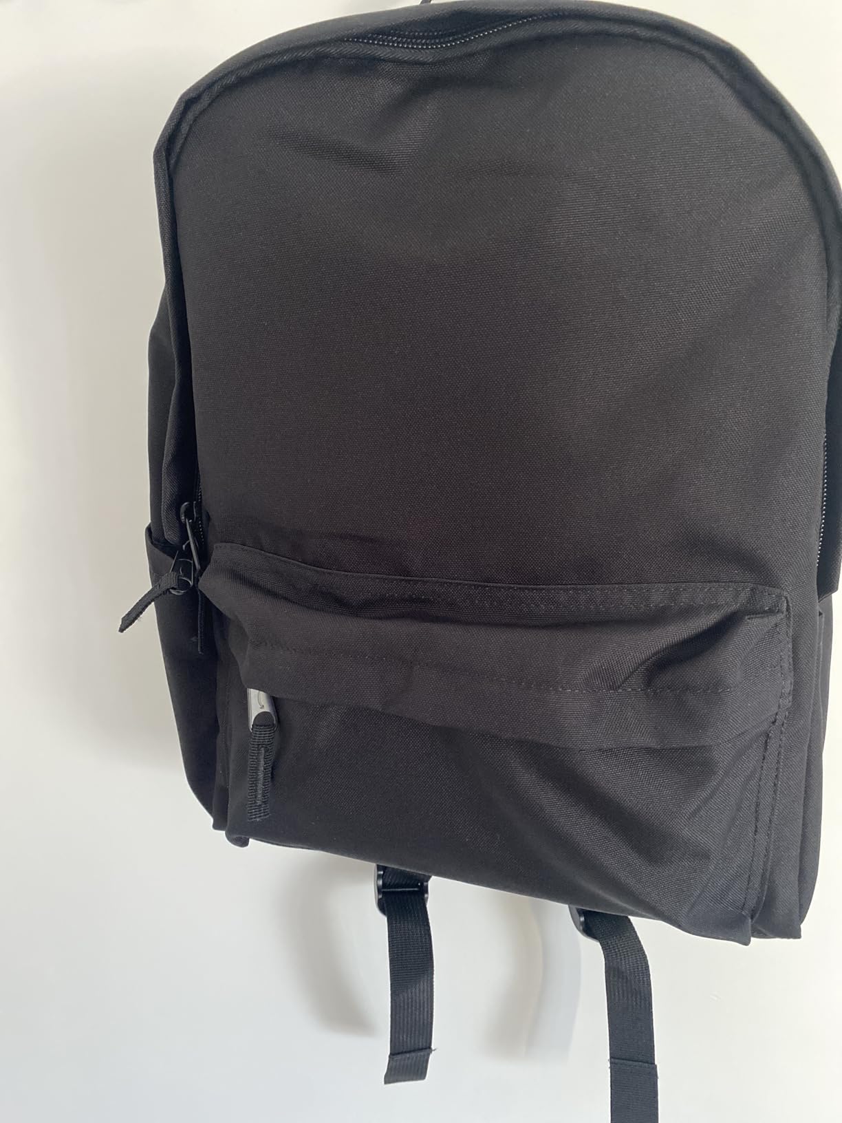 Amazon Basics Classico Zaino Nero 24 Litri Porta Laptop