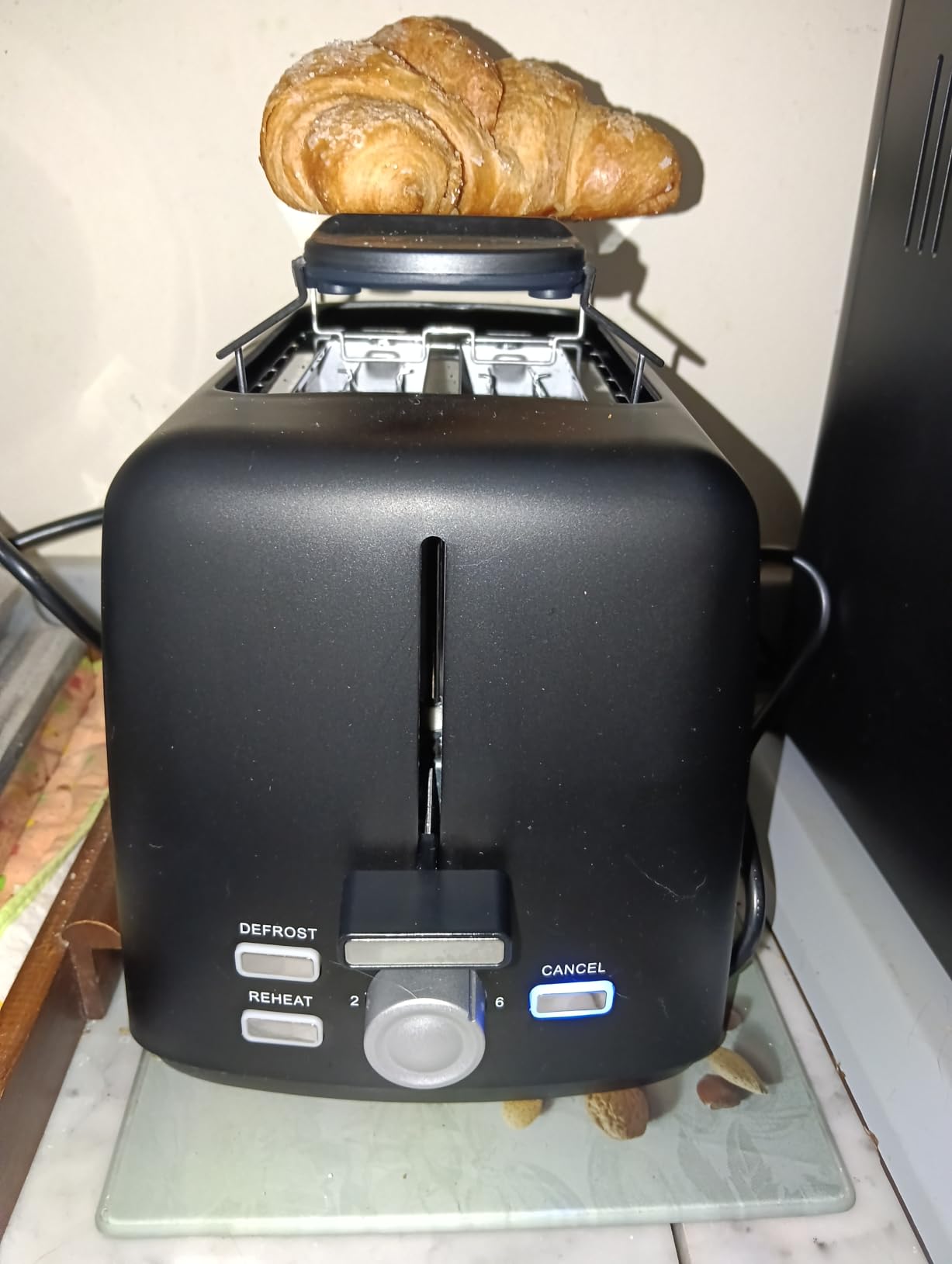 AmazonBasics Tostapane 2 Fette Nero 800W 7 Dorature